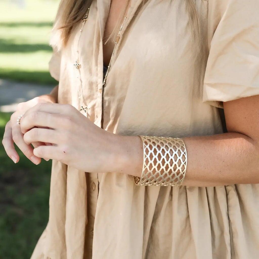 Graceful Cuff Bracelet - Gold