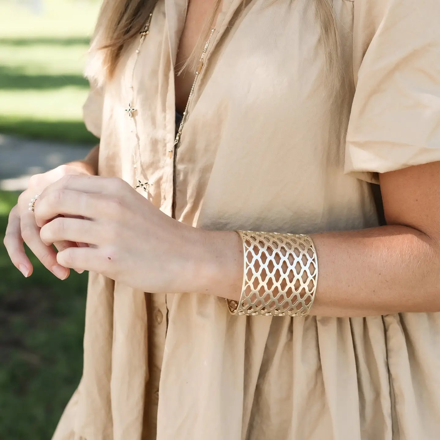Graceful Cuff Bracelet - Gold