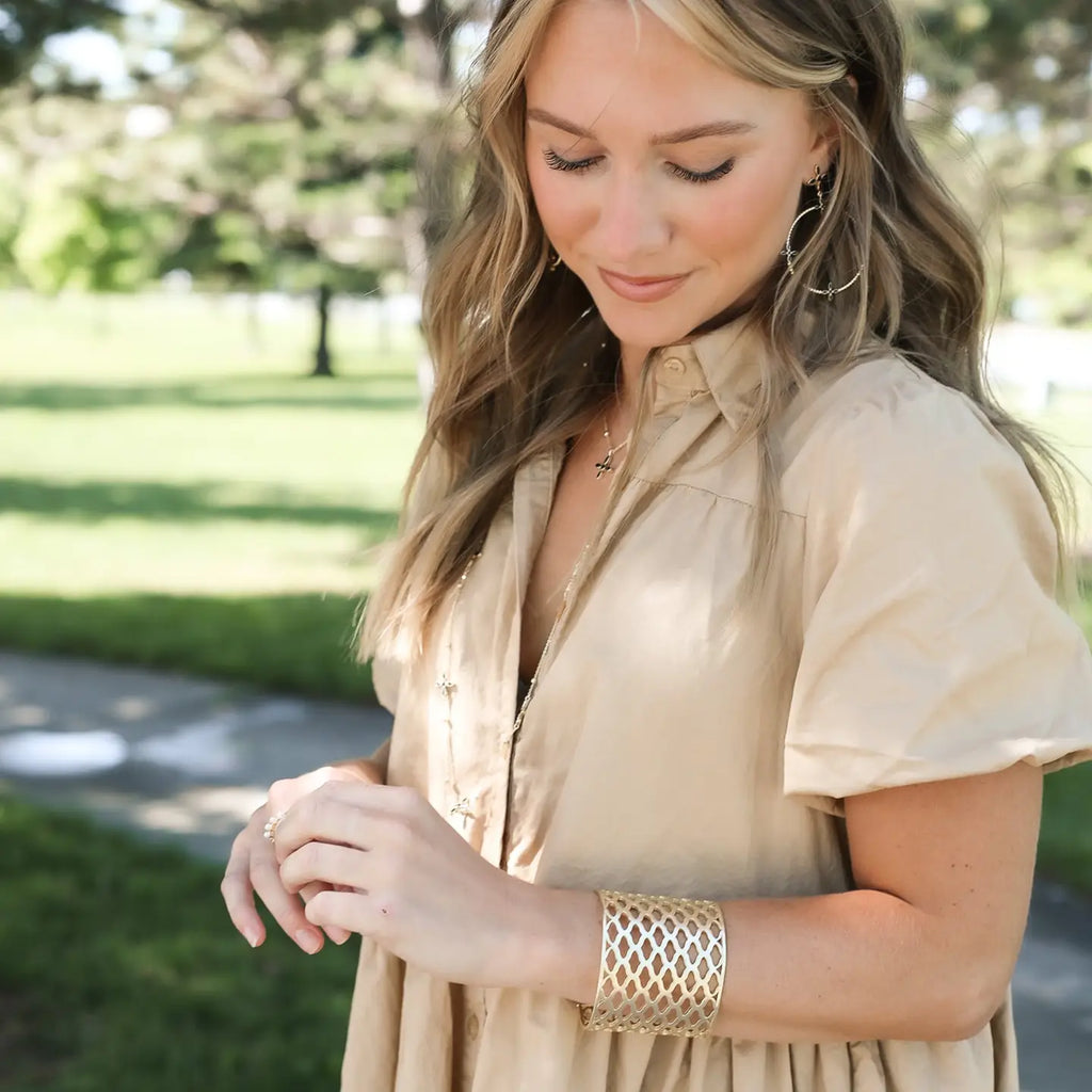 Graceful Cuff Bracelet - Gold